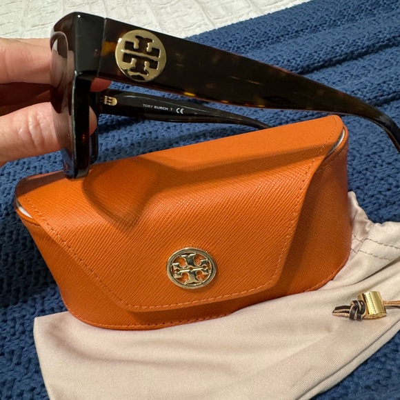 Tory Burch sunglasses - Picture 4 of 6